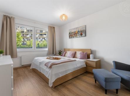 Hlavní ložnice s vlastní koupelnou s vanou a wc | Prodej bytu, 5+kk, 132 m²