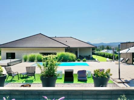 . | Prodej - dům/vila, 349 m²