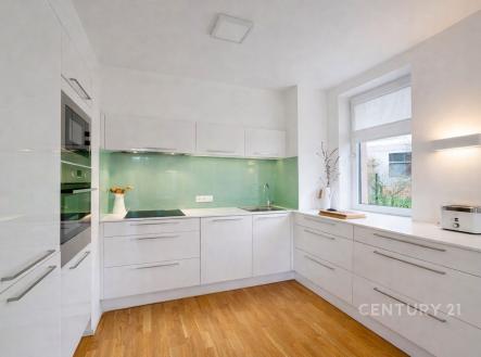 . | Pronájem bytu, 3+kk, 88 m²