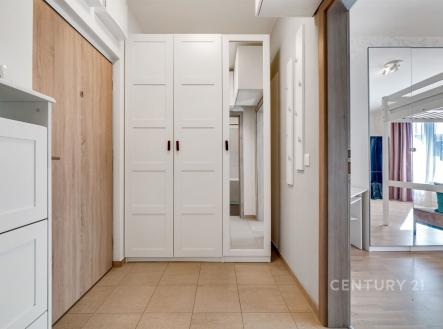 . | Pronájem bytu, 1+kk, 33 m²