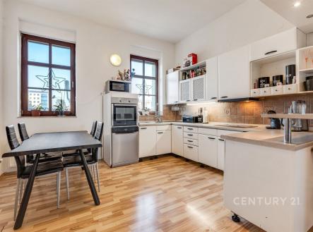 . | Prodej - nájemní dům, 435 m²