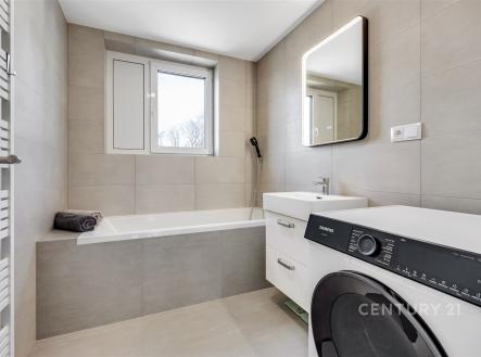 . | Prodej bytu, 3+kk, 74 m²