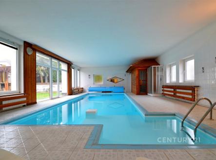 . | Prodej - dům/vila, 830 m²