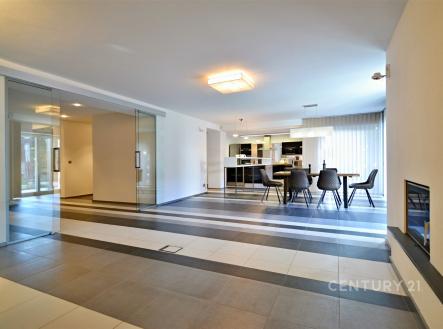 . | Prodej - dům/vila, 830 m²