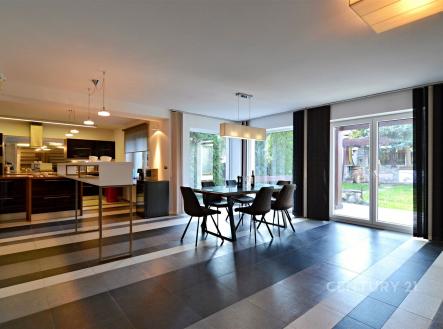 Prodej - dům/vila, 830 m² obrázek