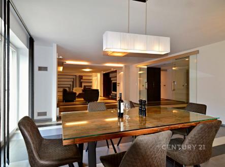 . | Prodej - dům/vila, 830 m²