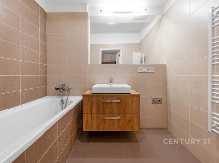 . | Pronájem bytu, 3+kk, 75 m²