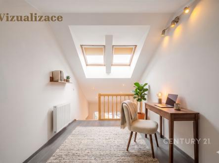 Podkrovní pracovna s parketovou podlahou, stylový dřevěný nábytek a střešní okna zajišťující dostatek světla, moderní design interiéru. | Prodej bytu, 3+kk, 62 m²