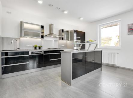 . | Prodej - dům/vila, 354 m²