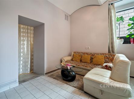 . | Prodej - obchodní prostor, 83 m²