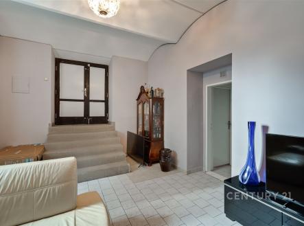 . | Prodej - obchodní prostor, 83 m²