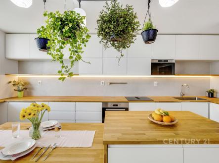 . | Prodej bytu, 3+kk, 77 m²