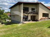 Pronájem - dům/vila, 242 m²