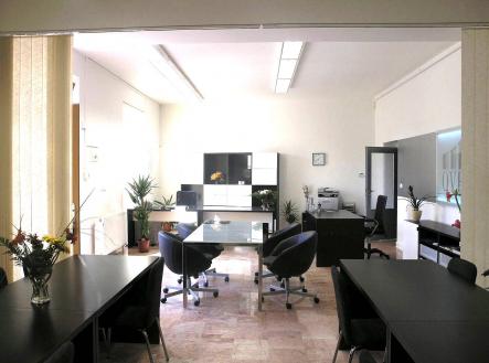 Bez popisku | Pronájem - kanceláře, 83 m²