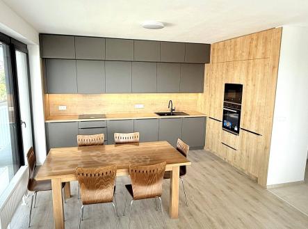 Bez popisku | Pronájem bytu, 4+kk, 94 m²