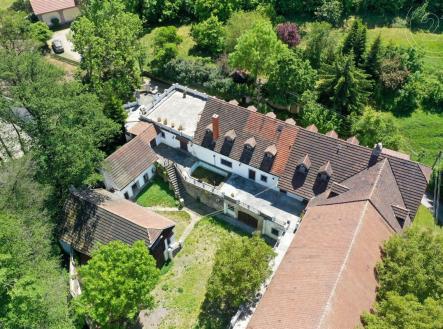 . | Prodej - dům/vila, 1 850 m²