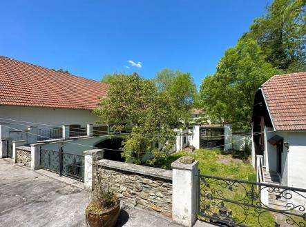 . | Prodej - dům/vila, 1 850 m²