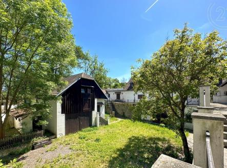 . | Prodej - dům/vila, 1 850 m²