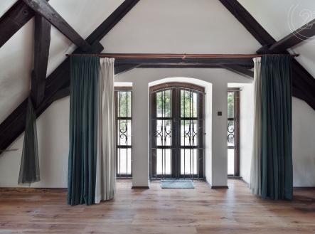 . | Prodej - dům/vila, 1 850 m²