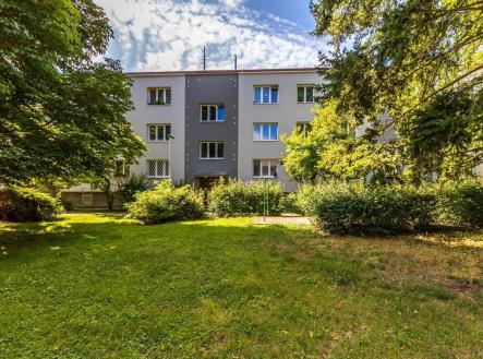 pohled na dům | Prodej bytu, 3+1, 61 m²