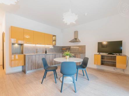 Pokoj s kuchyní | Pronájem bytu, 3+kk, 74 m²