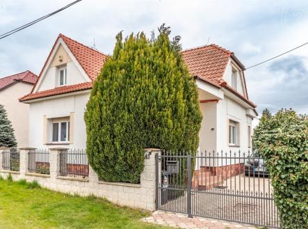 . | Prodej - dům/vila, 220 m²