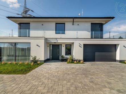 . | Prodej - dům/vila, 300 m²