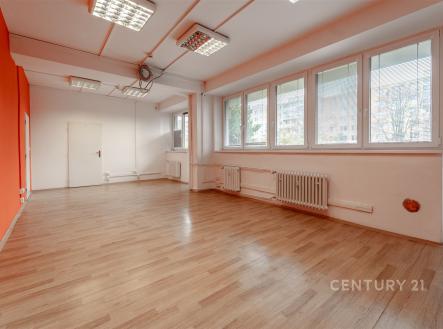 . | Pronájem - kanceláře, 35 m²