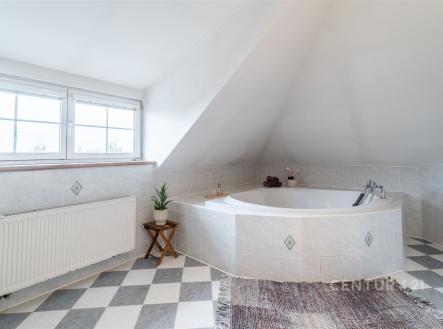 . | Prodej - dům/vila, 247 m²