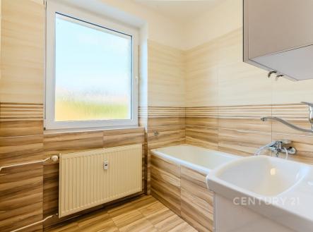 . | Pronájem bytu, 4+1, 69 m²