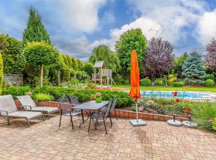 . | Prodej - dům/vila, 400 m²