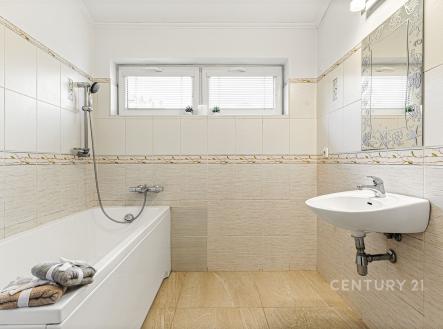 . | Prodej - dům/vila, 265 m²