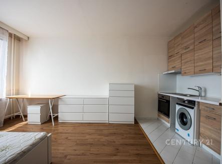 Pokoj s kuchyňským koutem | Pronájem bytu, garsoniéra, 25 m²