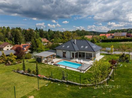 . | Prodej - dům/vila, 340 m²