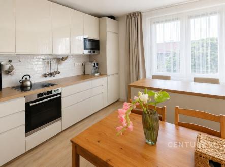 . | Pronájem bytu, 3+kk, 67 m²