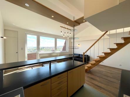 . | Pronájem bytu, 3+kk, 75 m²