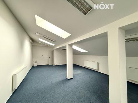 Pronájem - kanceláře, 122 m²