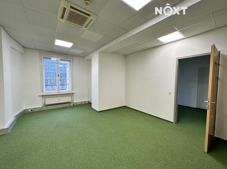 Pronájem - kanceláře, 225 m²