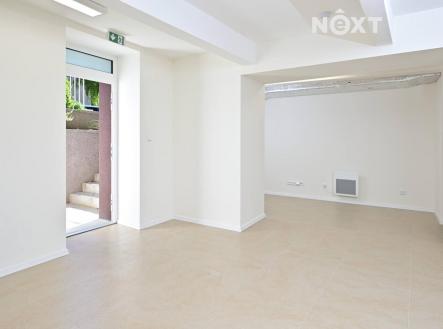 Pronájem - komerční objekt, obchodní centrum, 227 m²