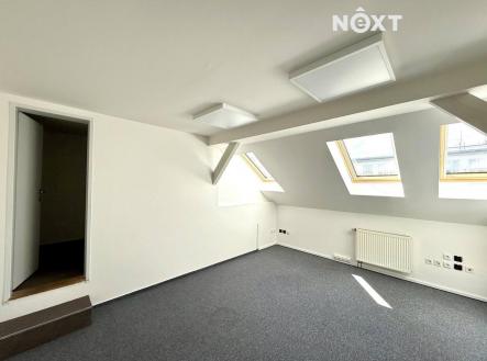 Pronájem - kanceláře, 102 m²