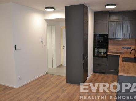 . | Pronájem bytu, 1+kk, 31 m²