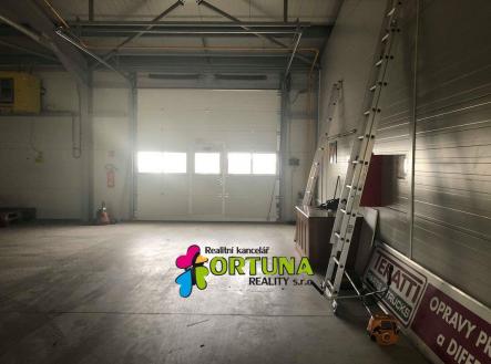 27836073_10212093779962220_2047362178_o | Pronájem - komerční objekt, sklad, 547 m²