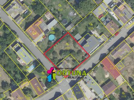 KM zvyrazenena | Prodej - pozemek pro bydlení, 727 m²