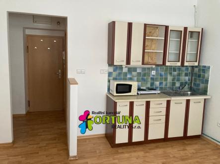 Krokova kuchyně | Pronájem bytu, 1+kk, 27 m²