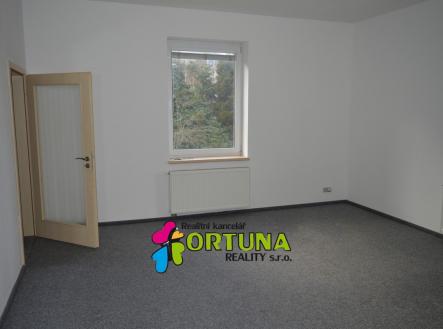 Hlavní obytná místnost | Pronájem bytu, 1+1, 42 m²