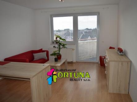 Obývací pokoj s kuch. koutem | Pronájem bytu, 2+kk, 71 m²