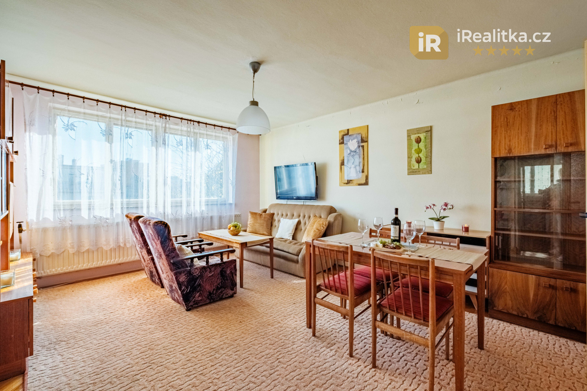 Velký rodinný dům s garáží, terasou a zahradou - Třemošnice