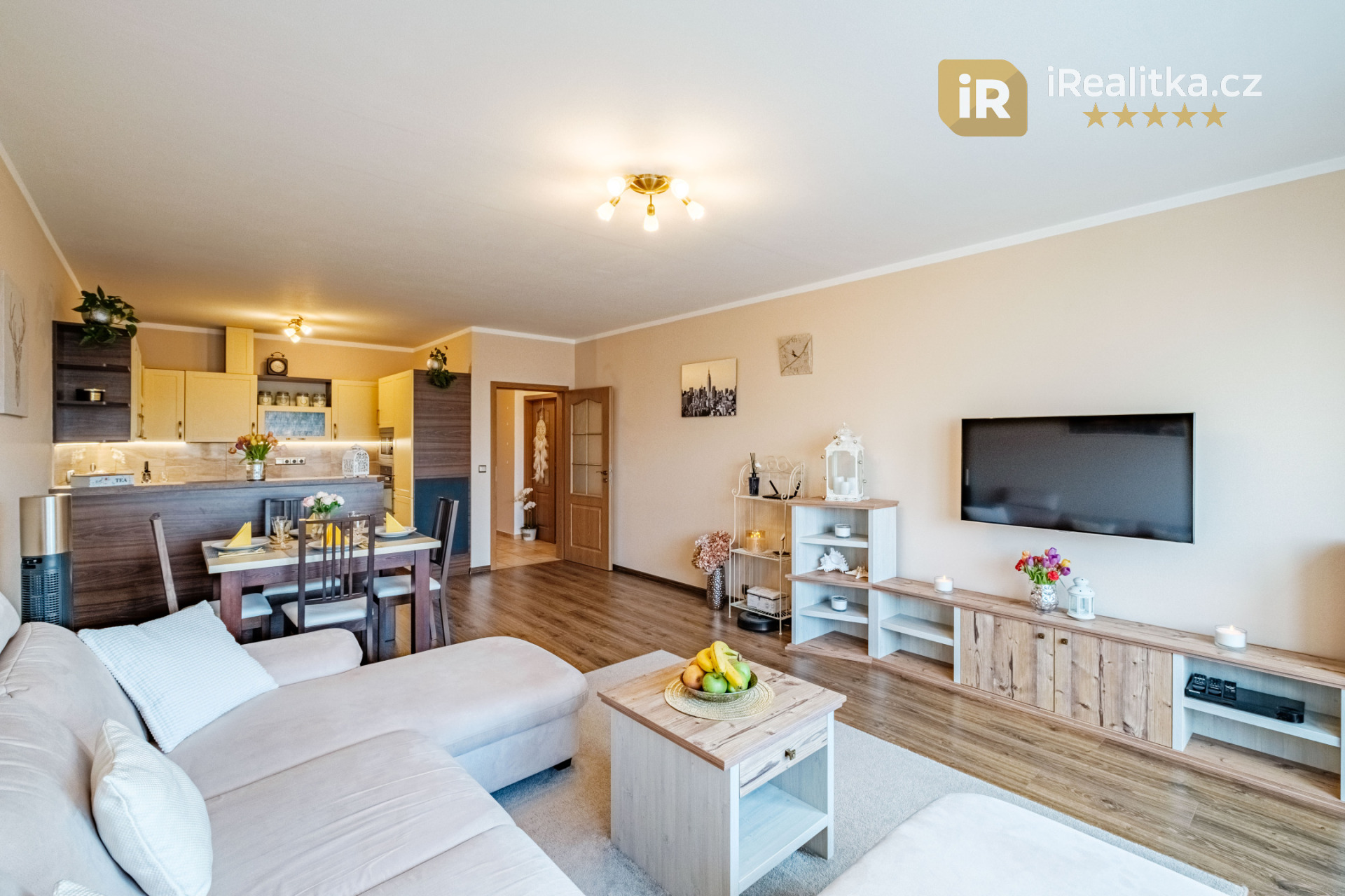 Výjimečný byt 3+kk, 102 m2, 2 balkony, 2 gar.stání, Litomyšl