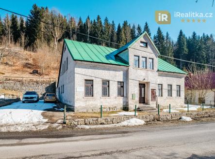 Prodej - penzion, 305 m²