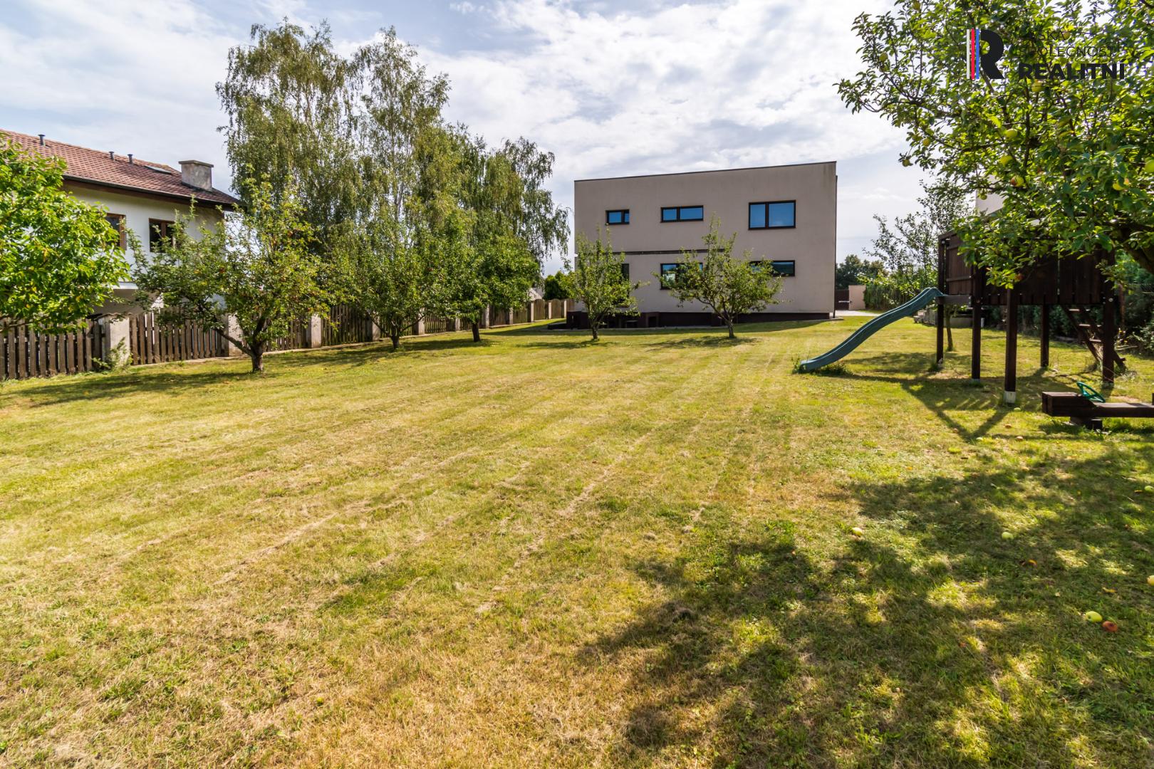 Prodej  - dům/vila, 322 m2